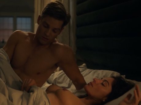 Nacktes geleaktes OnlyFans-Foto von Sarah Shahi