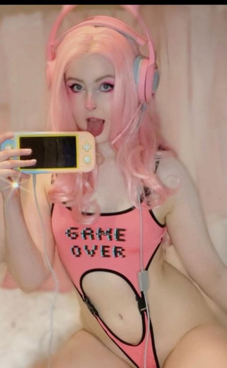 Nacktes geleaktes OnlyFans-Foto von Fruit Brat