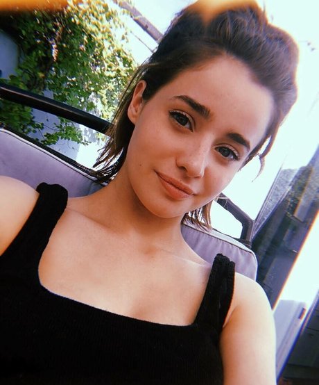 Holly Earl