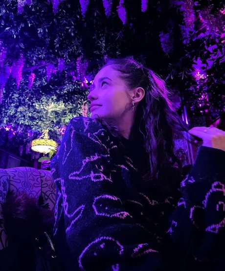 Nacktes geleaktes OnlyFans-Foto von Holly Earl