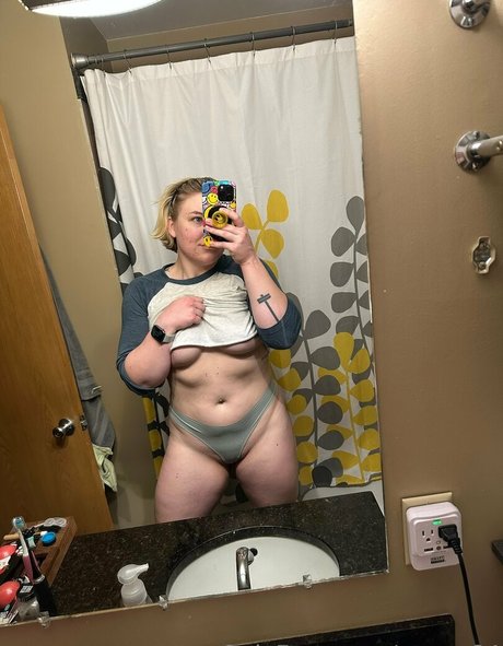Nacktes geleaktes OnlyFans-Foto von Sunny84