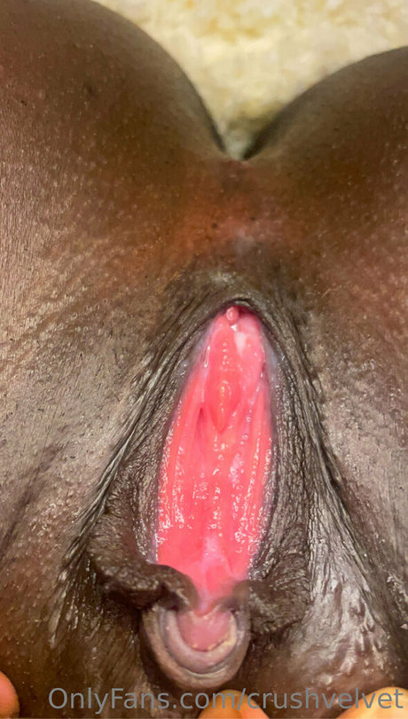 Nacktes geleaktes OnlyFans-Foto von Crushvelvet