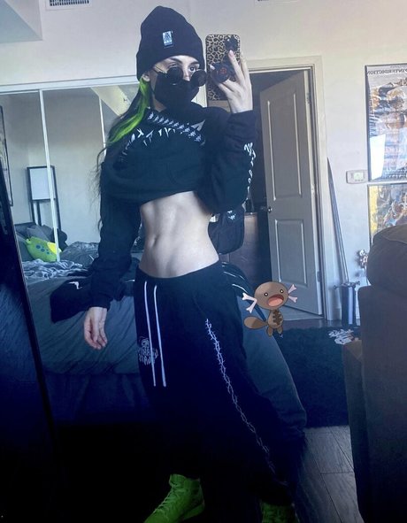 Nacktes geleaktes OnlyFans-Foto von Lilbatty