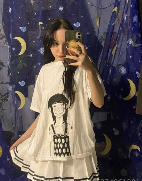 Nacktes geleaktes OnlyFans-Foto von Lottymurr