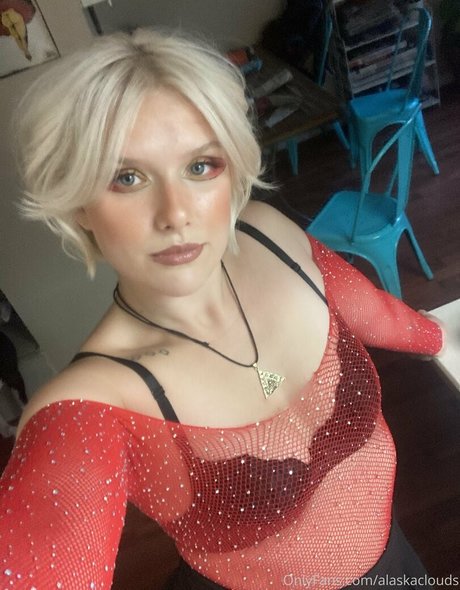 Nacktes geleaktes OnlyFans-Foto von Alaskaclouds