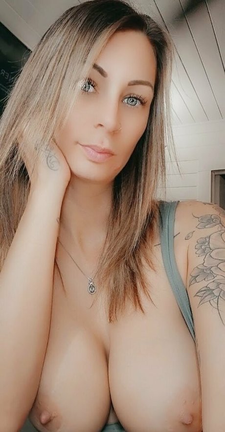 Nacktes geleaktes OnlyFans-Foto von Lydialuxyfree