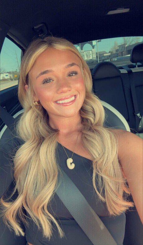 Nacktes geleaktes OnlyFans-Foto von Lexiiviolett