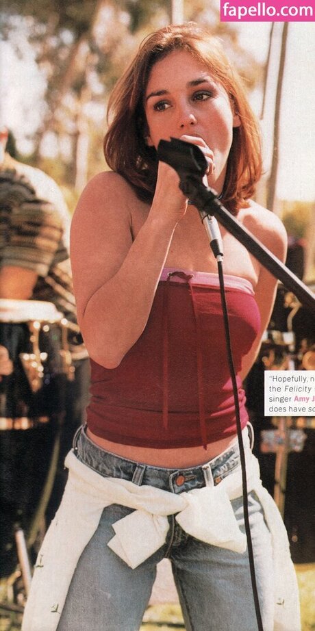 Amy Jo Johnson