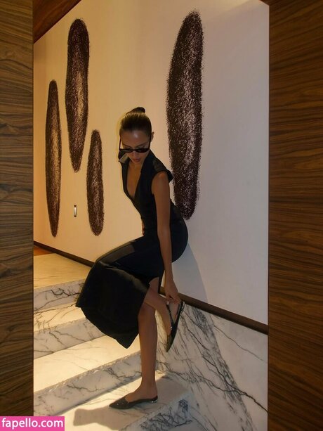 Alexandra Saint Mleux