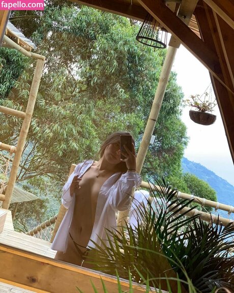 Nacktes geleaktes OnlyFans-Foto von Helendlavega