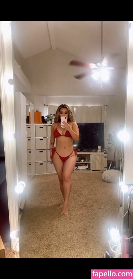 Nacktes geleaktes OnlyFans-Foto von Mstinathaitran