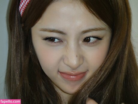 Huh Yunjin 허윤진