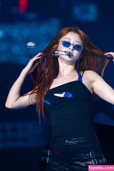 Huh Yunjin 허윤진