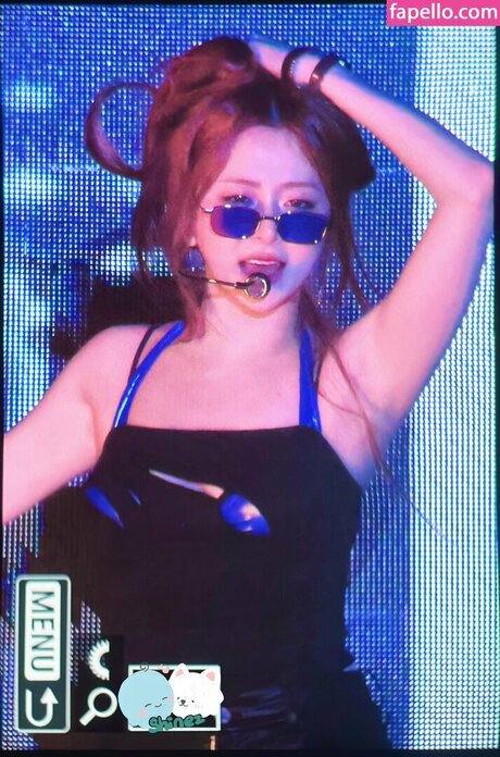 Huh Yunjin 허윤진