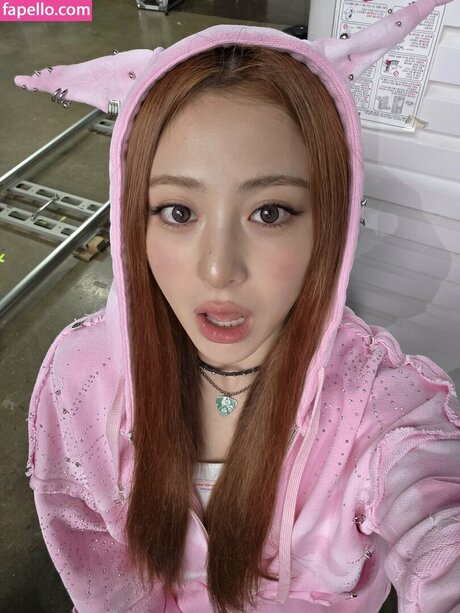 Huh Yunjin 허윤진