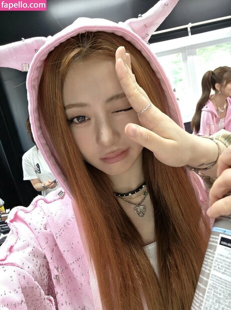 Huh Yunjin 허윤진