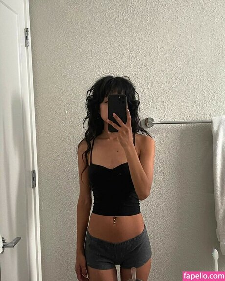 Nacktes geleaktes OnlyFans-Foto von Aislinn Ritchie