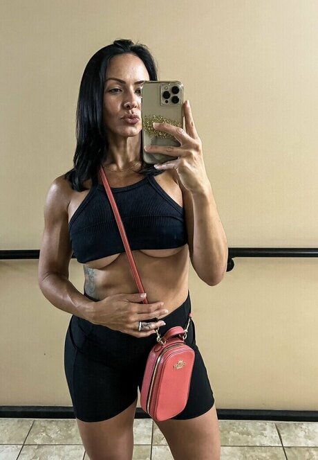 Nacktes geleaktes OnlyFans-Foto von Ashley Egerton