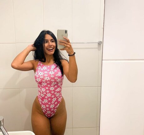 Nacktes geleaktes OnlyFans-Foto von Lara Camilo