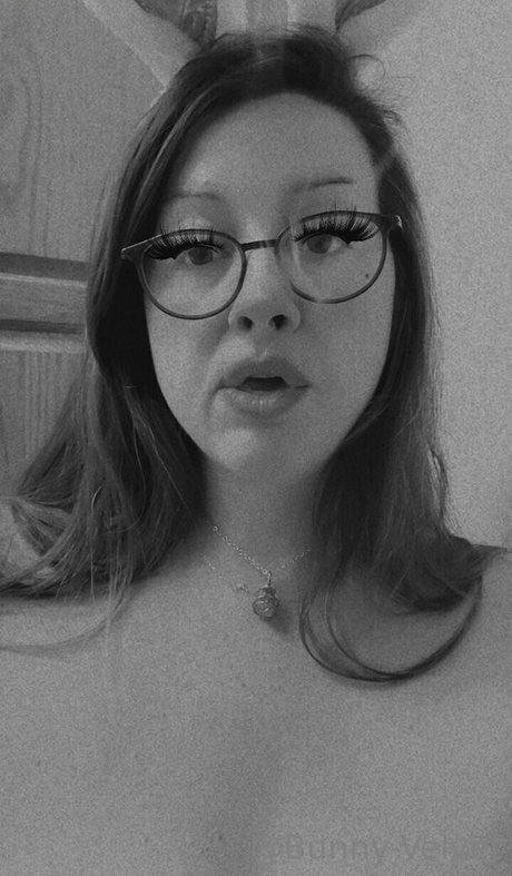 Nacktes geleaktes OnlyFans-Foto von Bunnyvelvet