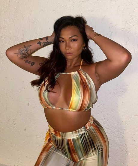 Nacktes geleaktes OnlyFans-Foto von Cassyeungmoney