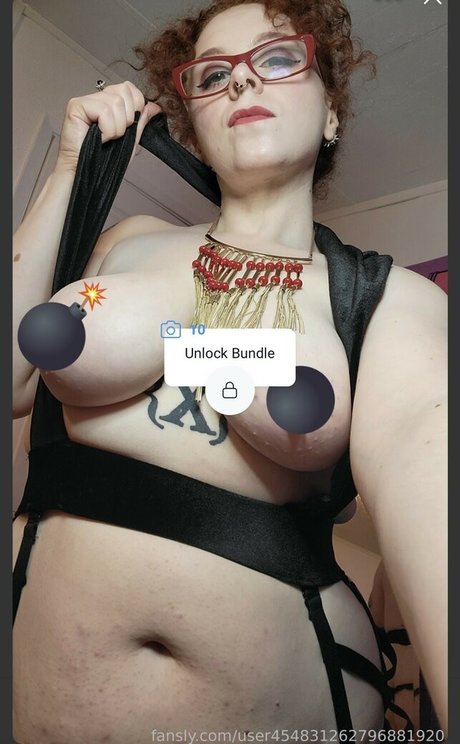 Nacktes geleaktes OnlyFans-Foto von Pomegranate Princess