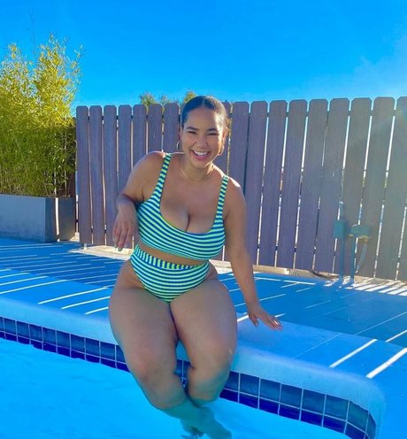 Nacktes geleaktes OnlyFans-Foto von Katelyn Folasade