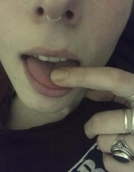 Hornycavegirl