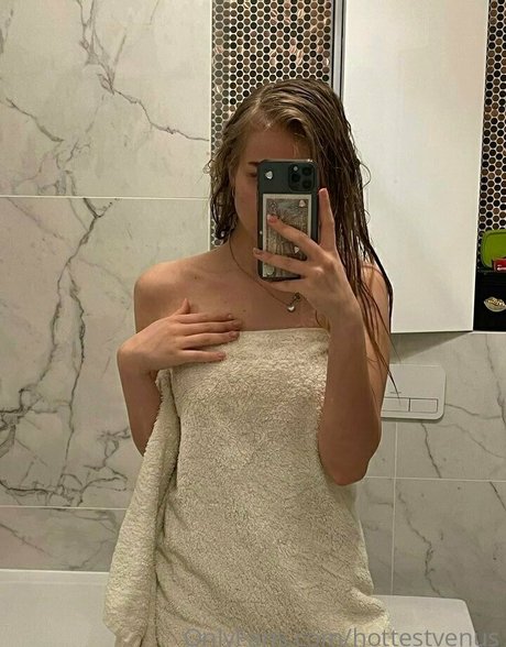 Nacktes geleaktes OnlyFans-Foto von Hottestvenus