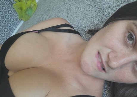 Nacktes geleaktes OnlyFans-Foto von Sbeth