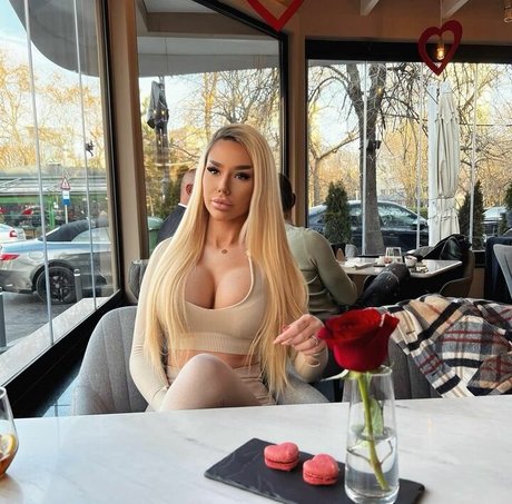 Nacktes geleaktes OnlyFans-Foto von Eveline Marie