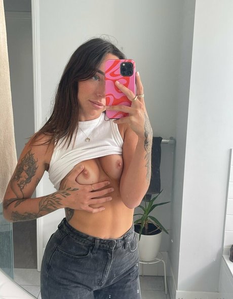 Nacktes geleaktes OnlyFans-Foto von Maddieneville