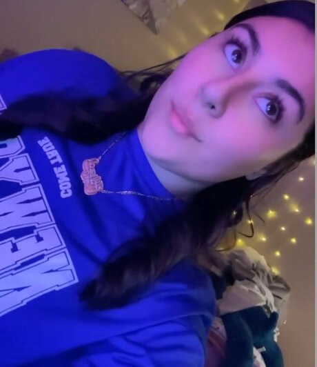 Nacktes geleaktes OnlyFans-Foto von Liz