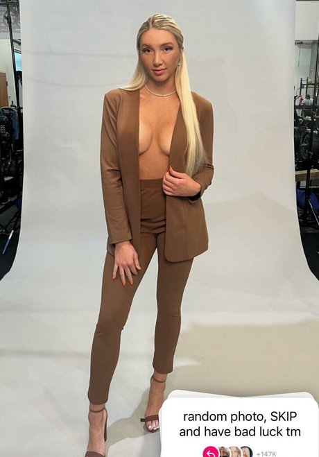 Nacktes geleaktes OnlyFans-Foto von Sarah Baer