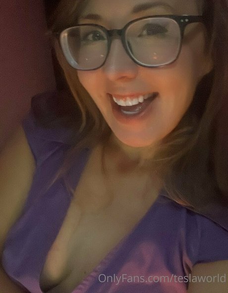 Nacktes geleaktes OnlyFans-Foto von Teslaworld