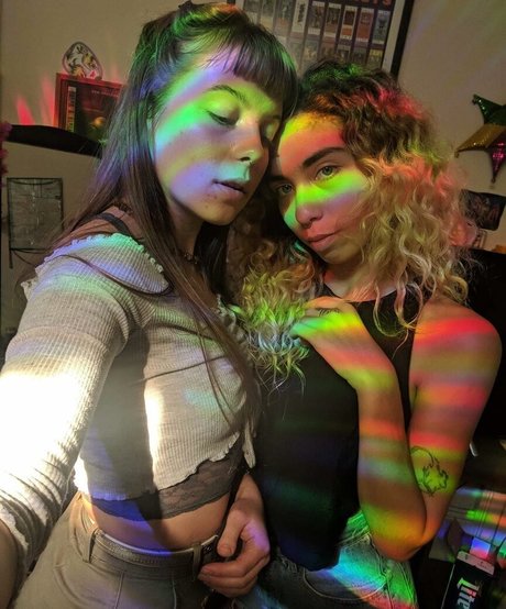 Nacktes geleaktes OnlyFans-Foto von Indigo De Souza