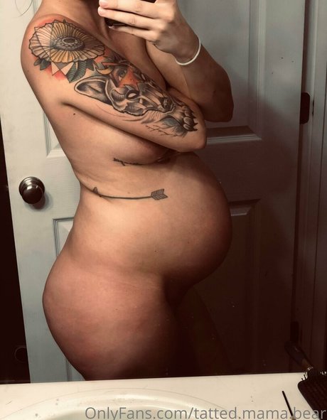 Nacktes geleaktes OnlyFans-Foto von Tattedmamabear