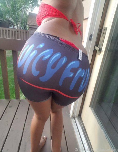 Nacktes geleaktes OnlyFans-Foto von Dancekwen