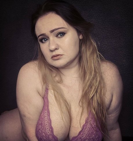 Nacktes geleaktes OnlyFans-Foto von Ashtonivey