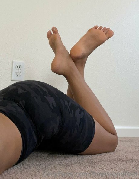 Nacktes geleaktes OnlyFans-Foto von Fineislandfeet