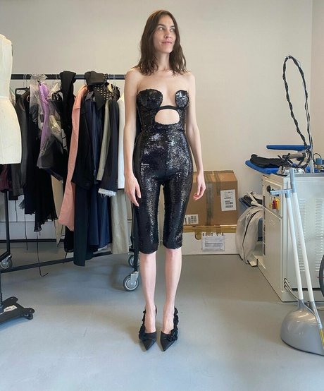 Nacktes geleaktes OnlyFans-Foto von Alexa Chung