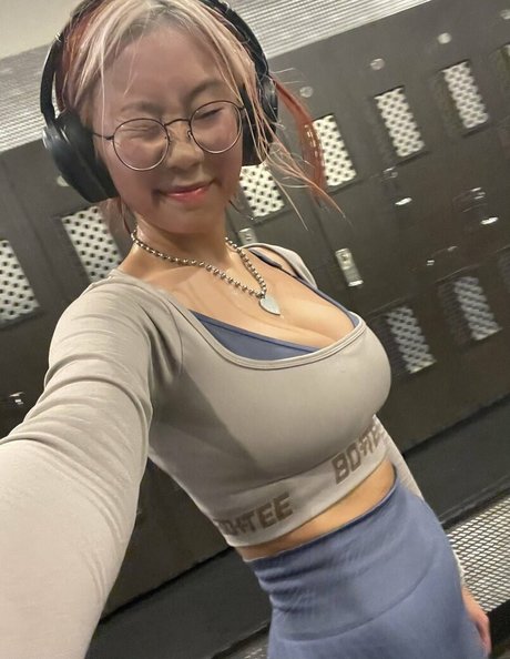Nacktes geleaktes OnlyFans-Foto von Hollyliangg