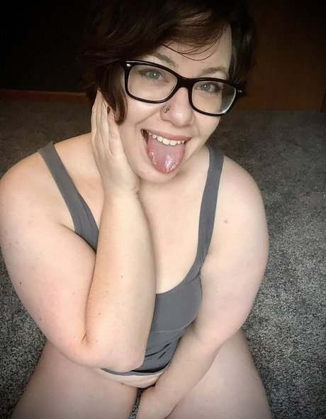 Nacktes geleaktes OnlyFans-Foto von Jennikatfree