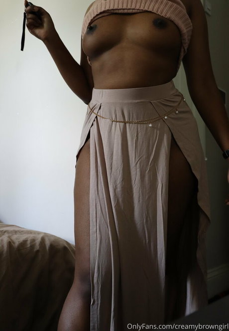 Nacktes geleaktes OnlyFans-Foto von Creamybrowngirl