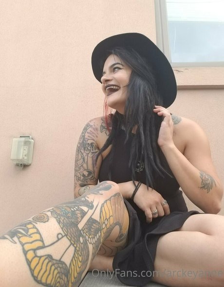 Nacktes geleaktes OnlyFans-Foto von Arckeyanne