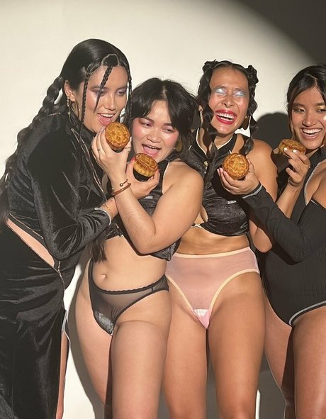 Nacktes geleaktes OnlyFans-Foto von Nadya Okamoto