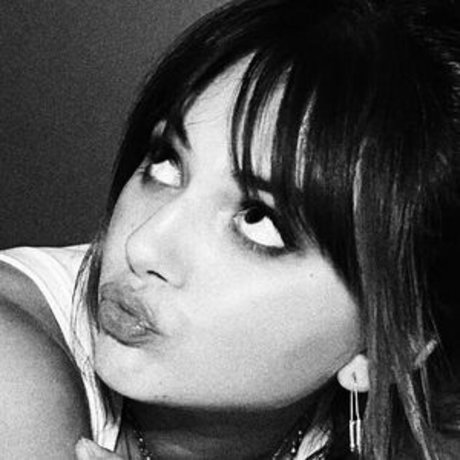 Nacktes geleaktes OnlyFans-Foto von Emilia Jones