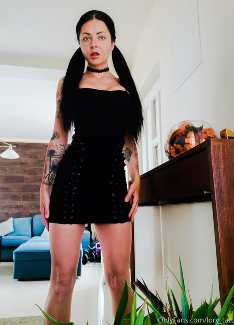 Nacktes geleaktes OnlyFans-Foto von Lorytatt