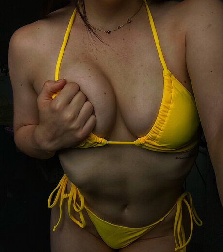 Nacktes geleaktes OnlyFans-Foto von Lola