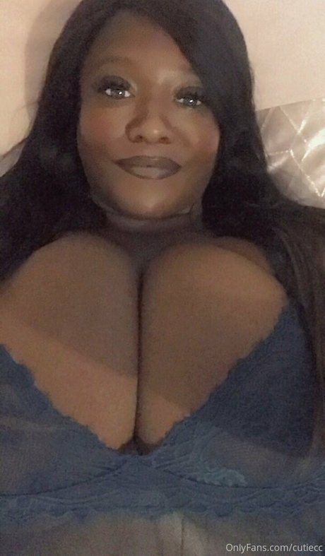 Nacktes geleaktes OnlyFans-Foto von Cutiecc